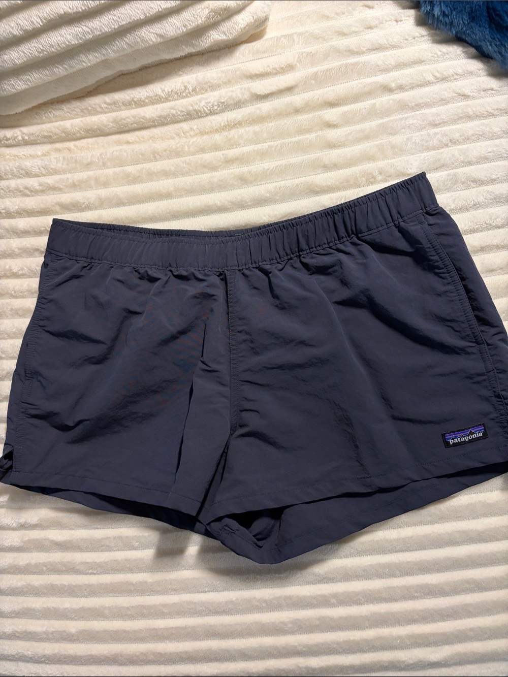 Patagonia barely baggies women’s large